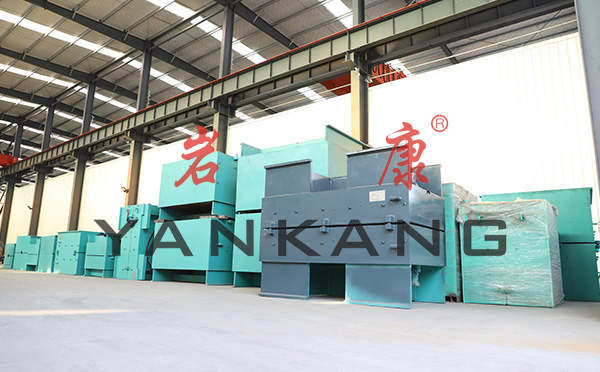 中空吹塑機(jī)模具