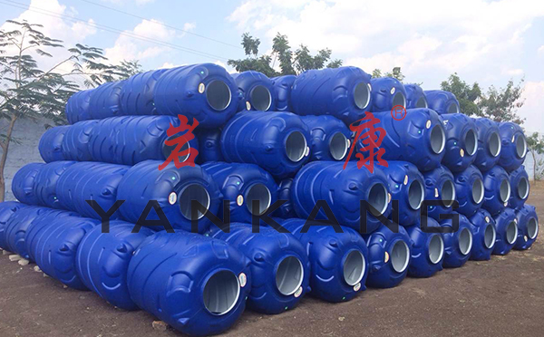 巖康中空吹塑機在工業中的應用