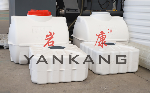 巖康中空吹塑機在工業中的應用