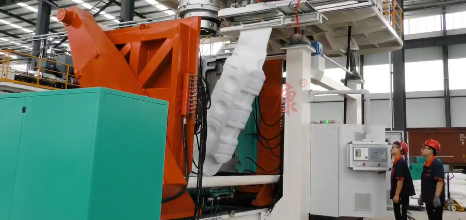 交通設施吹塑機生產出來的制品具有一定的優勢 交通設施吹塑機可以生產什么產品