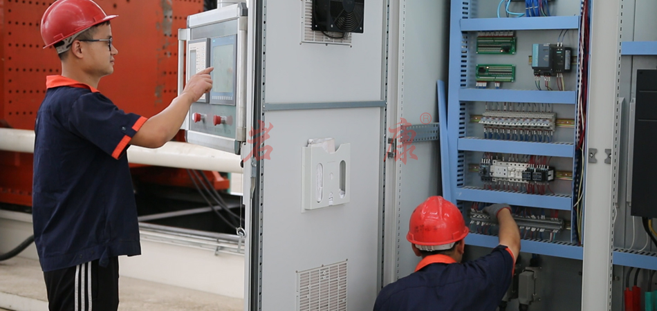 中空吹塑機(jī)溫控表的維護(hù)保養(yǎng) 中空吹塑機(jī)加熱系統(tǒng)的溫控表如何維護(hù)保養(yǎng)