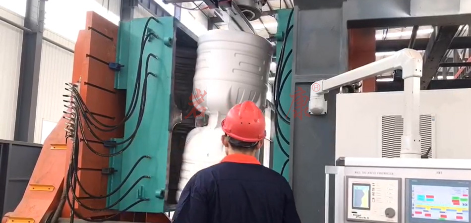 巖康擠出吹塑中空成型機(jī)設(shè)備生產(chǎn)過程 中空成型機(jī)吹脹比怎么計(jì)算